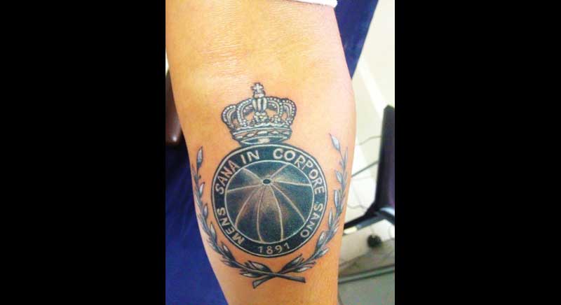 tatuaje escudo de futbol