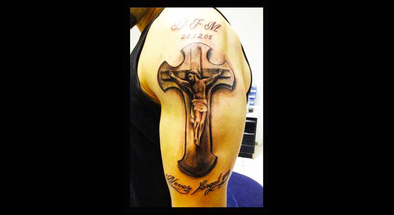 tatuaje de cruz